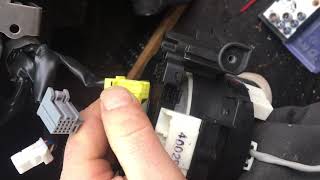 Nissan xtrail clock spring replacement [upl. by Reamy]