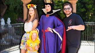 It’s A Spooky Halloween Day In Disneyland  Disneyland Vlog [upl. by Osborn]